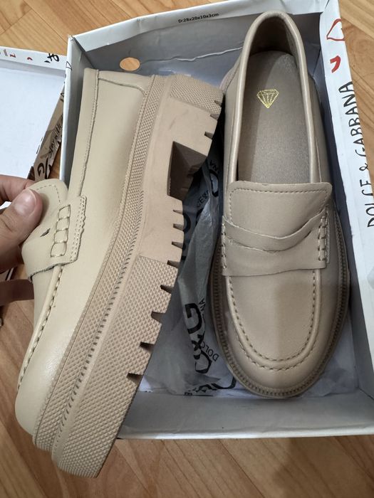 Вся обувь по 2 тыс тг,отдам все за 12 000 тг