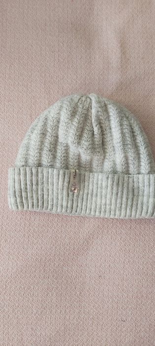 Шапки на девочку, перчатки, шарфы
