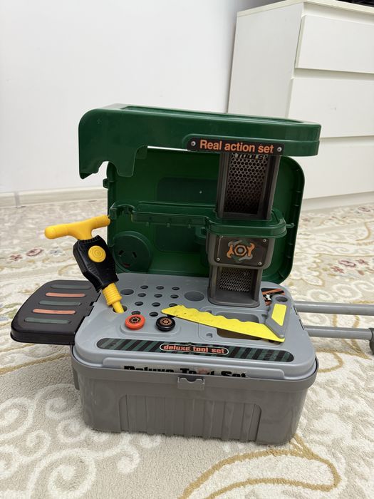 Продам детскую мастерскую для мальчика 2500