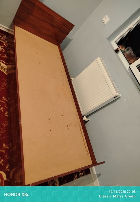 Kravat holati zur materiali yaxwisidan