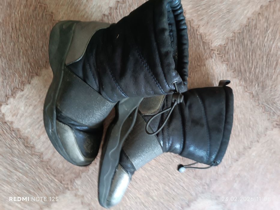 Отдам даром вещи на девочку разные