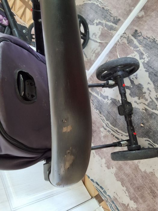 Коляска  3 в1 есть дефекты