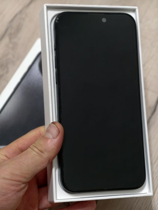 iPhone 15 Pro Max 256 gb ёмкость 93