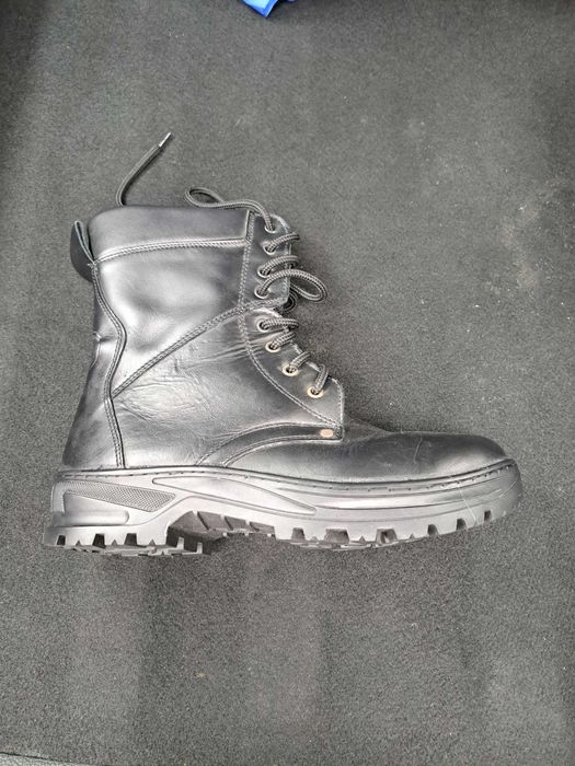 Vand bocanci militari