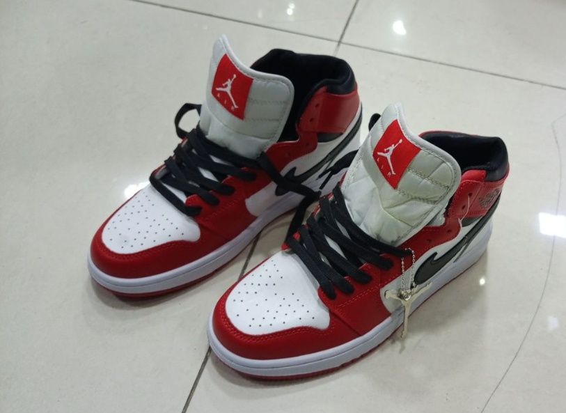 Кроссовки Jordan унисекс 40й рр