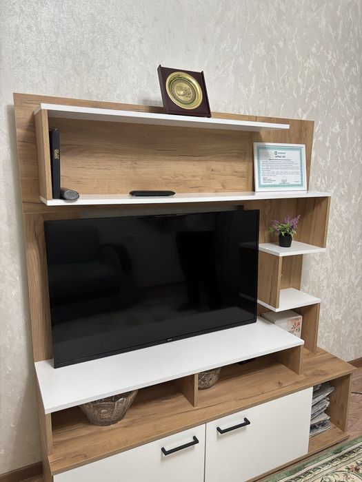 Продам стенку под телевизор