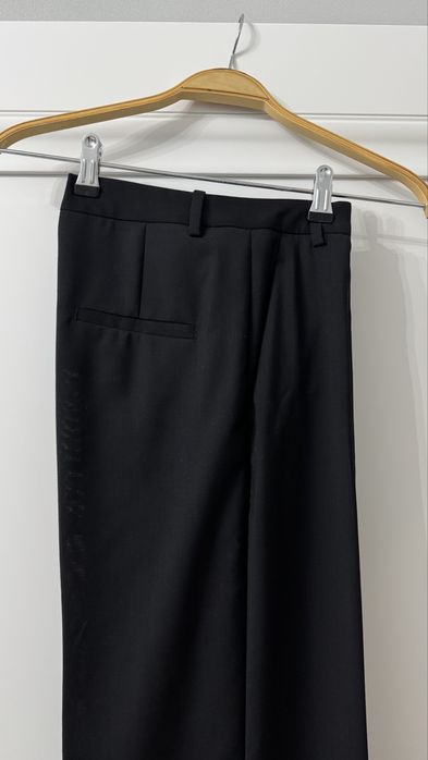 Продам черные брюки от Massimo Dutti