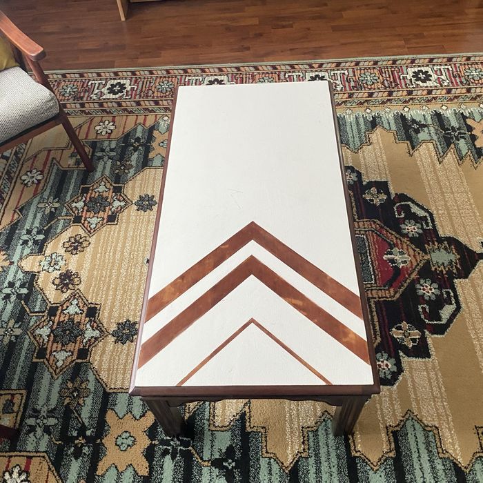 Продам журнальный столик