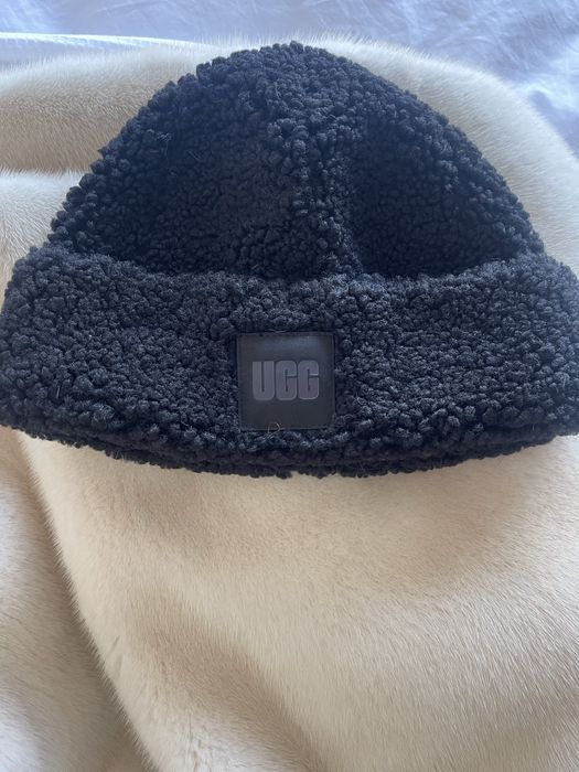 Оригинална UGG шапка