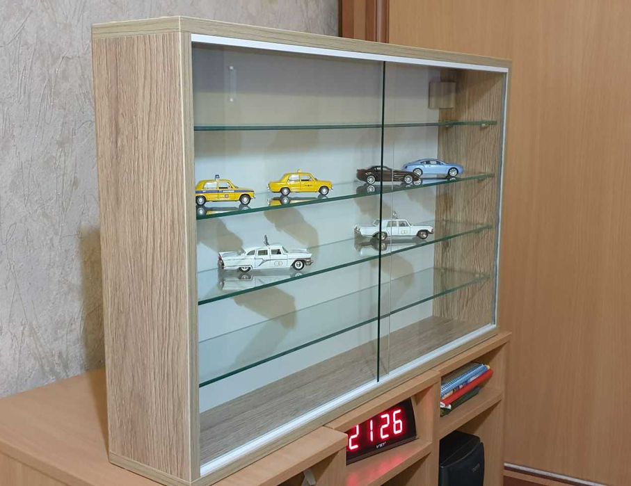 Продам новую подвесную полку для масштабных моделей и т.п.