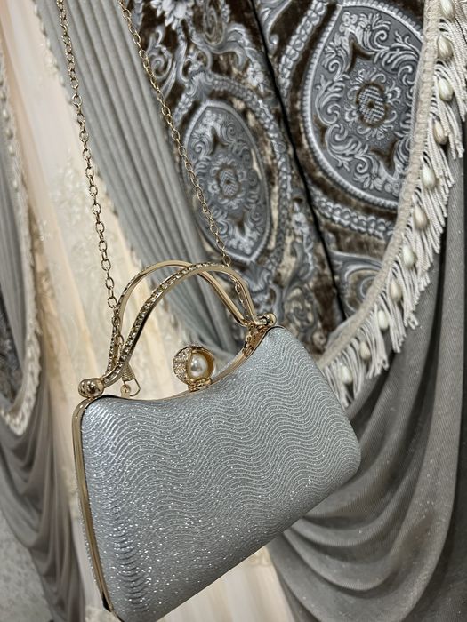 Сумка сифати аъло даражада товланиб туради