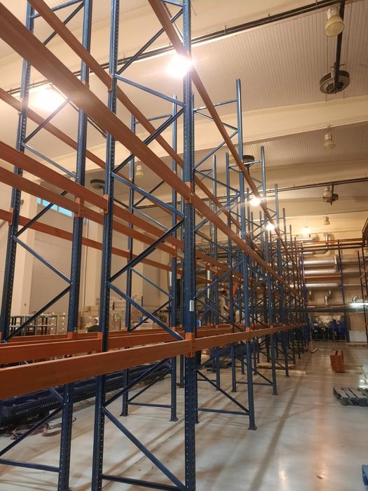 lichidare de stoc la rafturi metalice profesionale