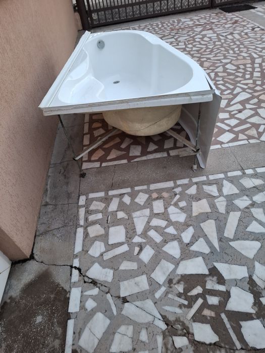 Cadă de baie nouă