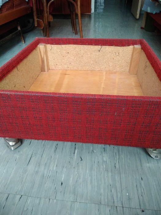 Журнальный столик.