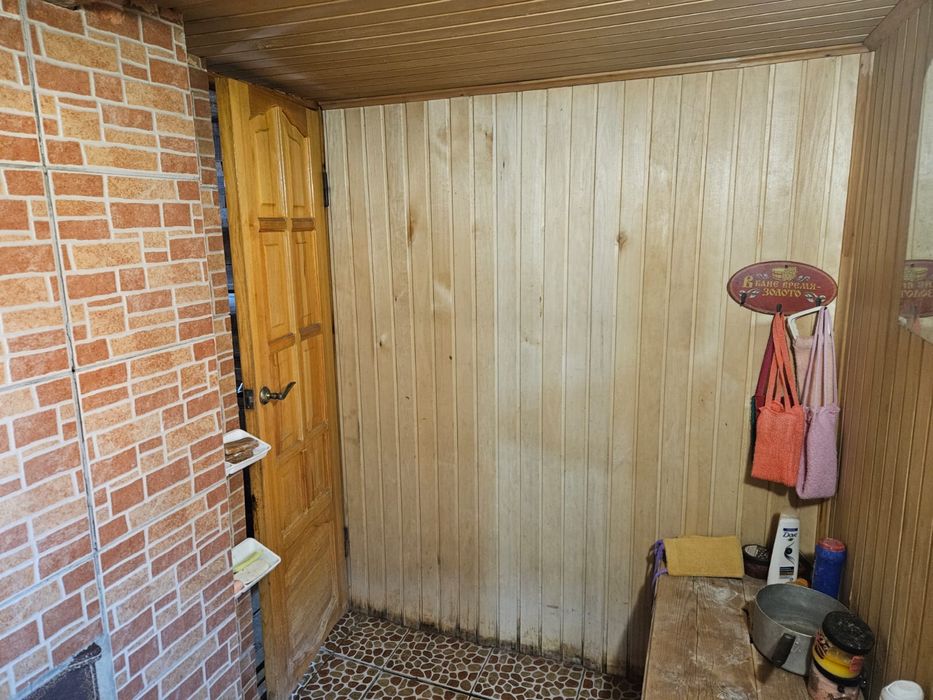 Баня в отличном состоянии,с печкой