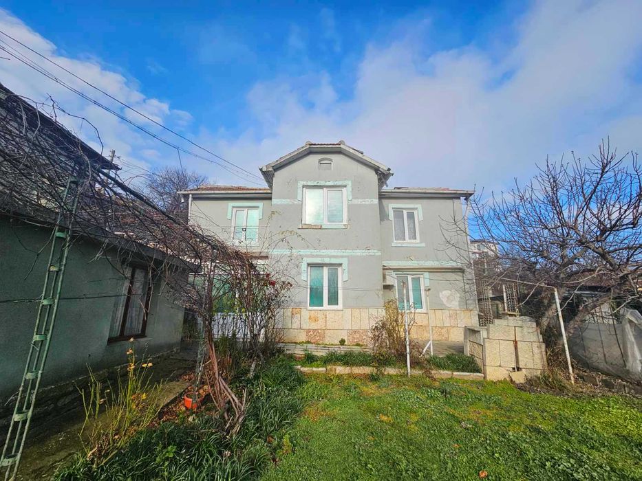 Двуетажна къща в гр. Балчик – район Гемиджи