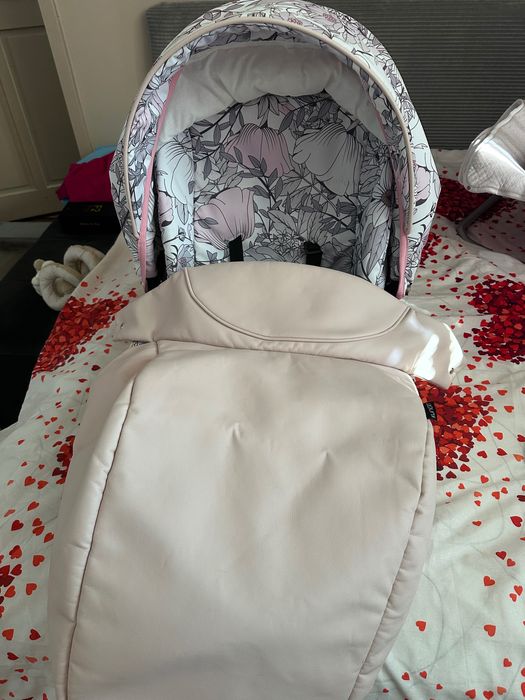 Бебешка комбинирана количка