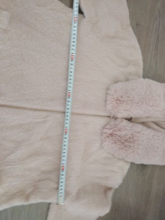 Палто, кожух пепел от рози
30 лв