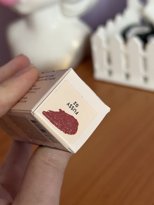 Ruj Fenty Gloss Bomb Stix