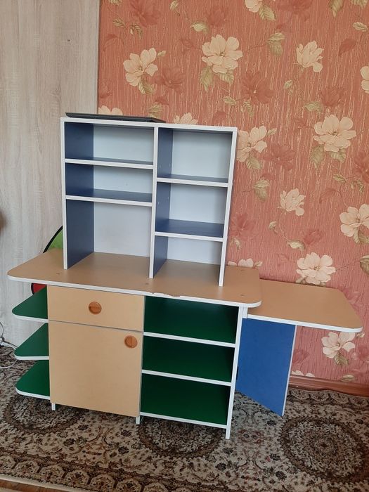 Продам шкафчик стол для игрушек, книжек
