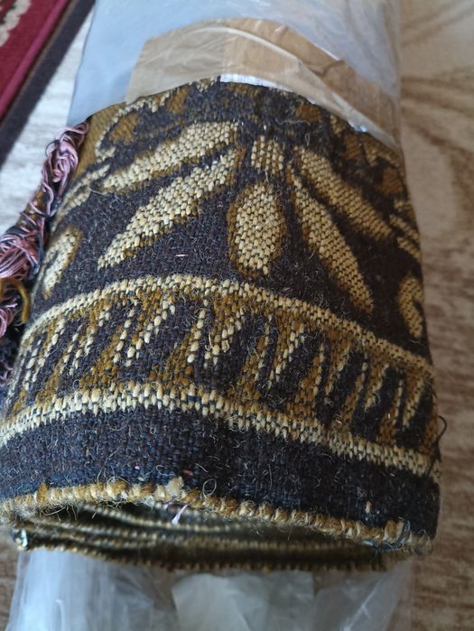 Двулицев вълнен килим