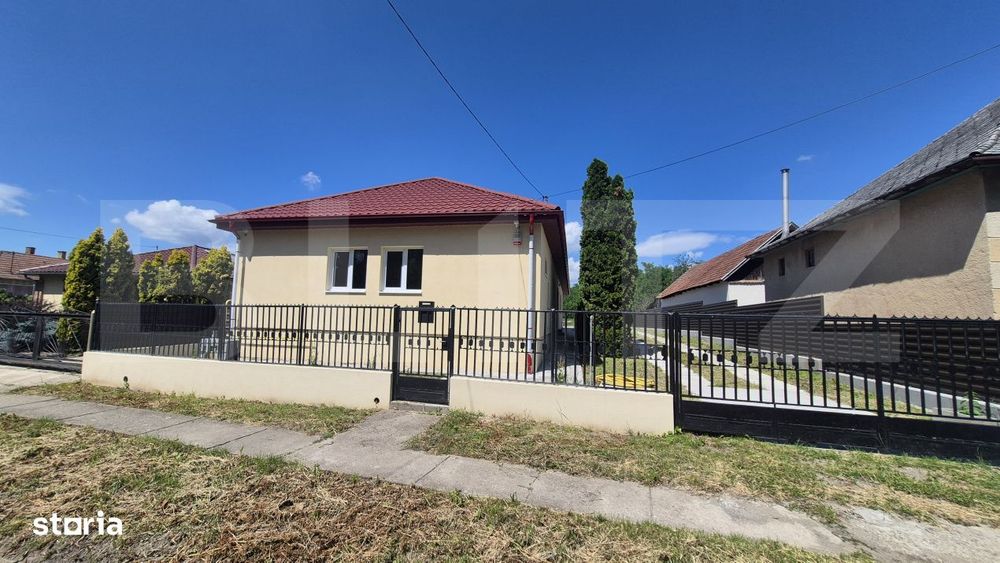Casa cu 3 camere de , 200 mp, teren 3286 mp, localitatea Jankmajtis, U