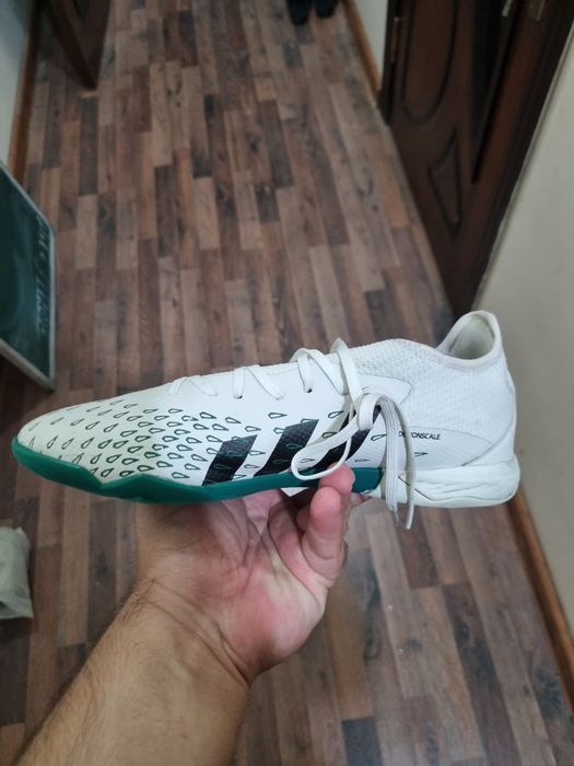 Продаётся крассовки адидас