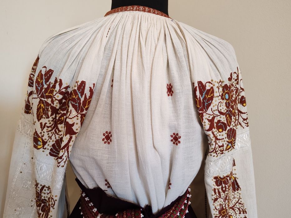 Ie/Camasa/Port popular