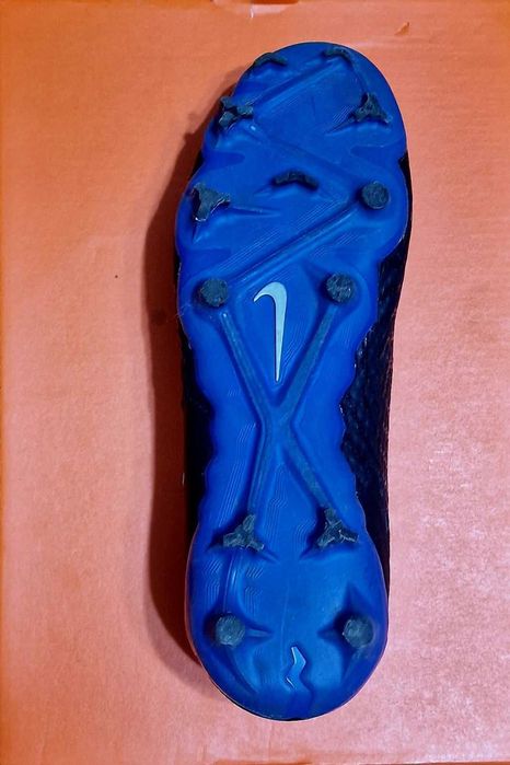 Бугонки Nike Phantom GX