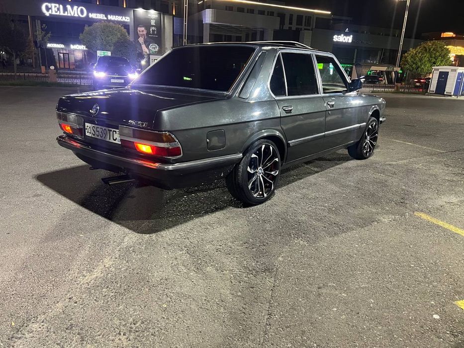 Bmw E 28  520 m20 injector 1987