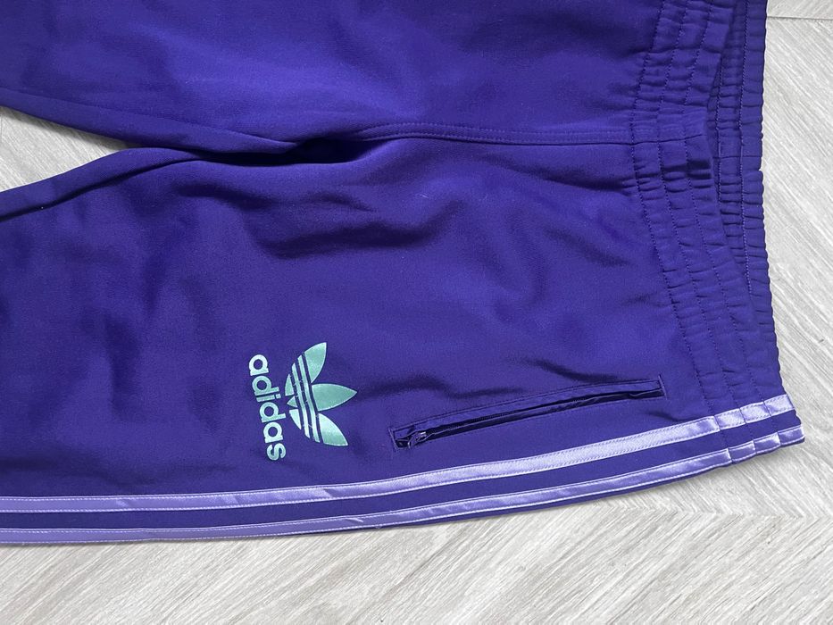 Оригинален панталон Adidas,хубав цвят лилав