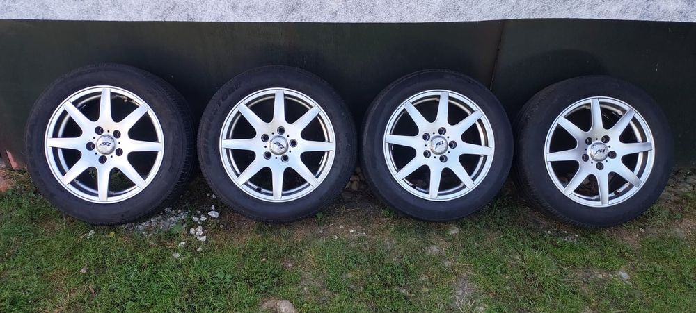 Vând jante cu cauciucuri de vara