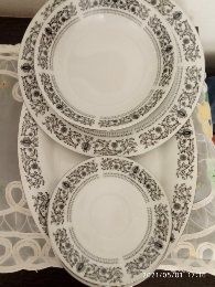 Продам сервиз столово-чайный