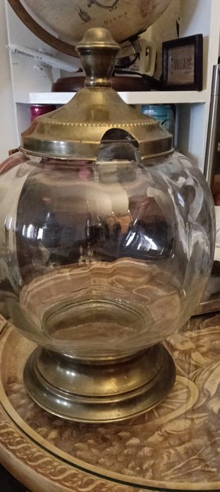 Bol de sticla cu baza metalica sau acvariu