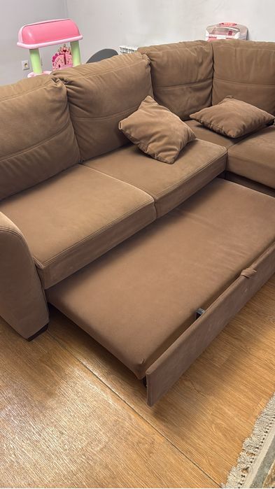 Угловой диван, кресло, пуфик