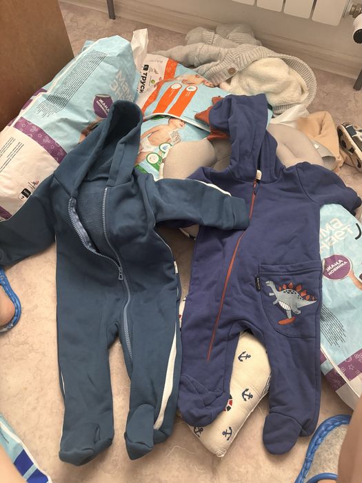 Продам 2 комбинизона.