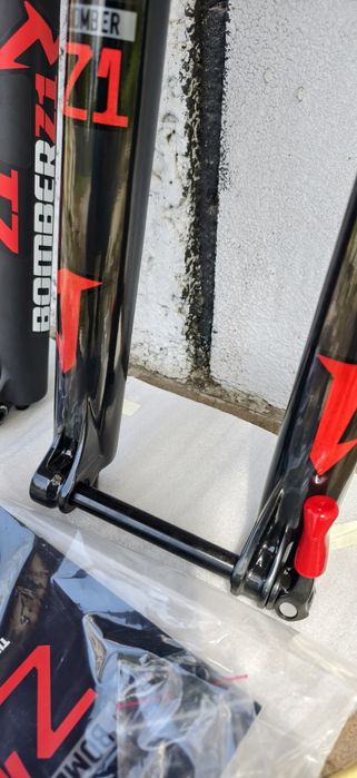 НОВИ 29"-160mm Marzocchi Bomber Z1 Grip  Black Enduro Вилка Ендуро