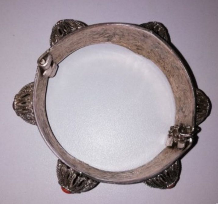 Стара сребърна гривна