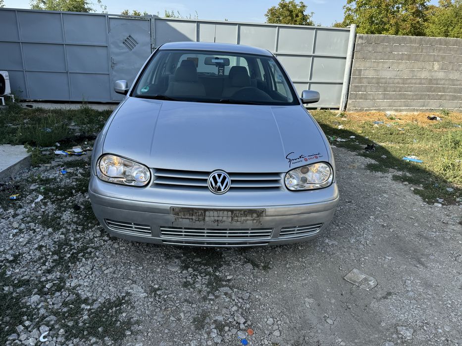 Голф 4 1.6 бензин автоматик само на части