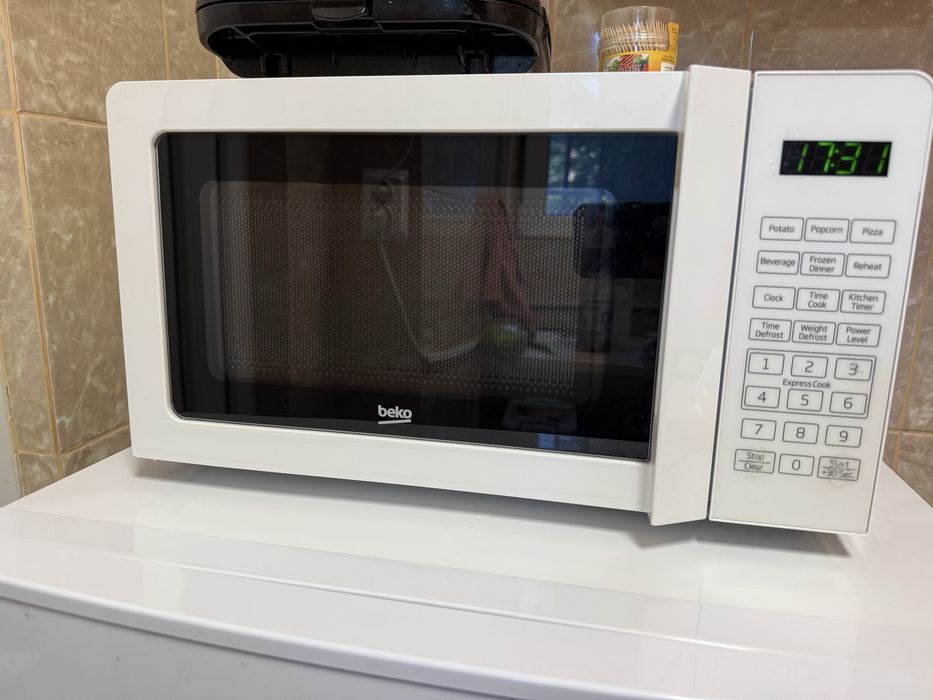 Cuptor cu microunde Beko, 20L