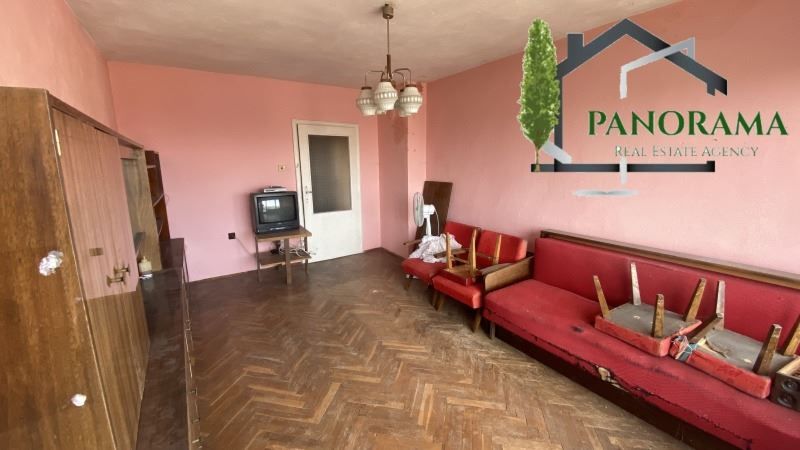 Продава се Тристаен апартамент в Шумен, Добруджански - 80 кв.м за 893 €/кв.м - Снимка #3