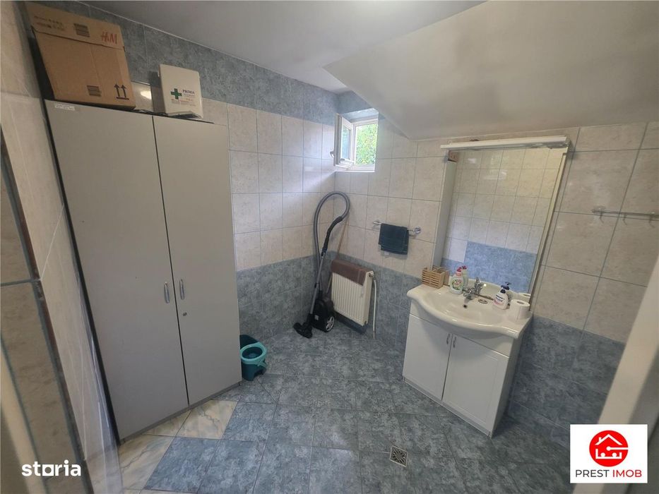 De inchiriat birouri  spatiu comercial de 80 mp semicentral