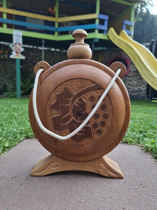 Ploscă tradițională românească din lemn – 1,5 L – rustică