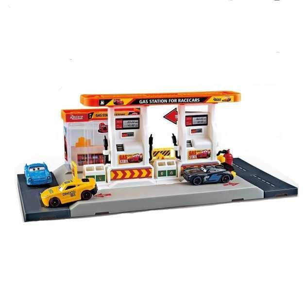 Паркинг и бензиностанция