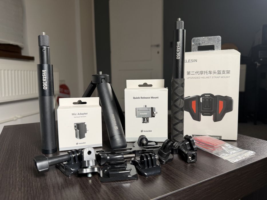 Insta360 ONE RS si accesorii