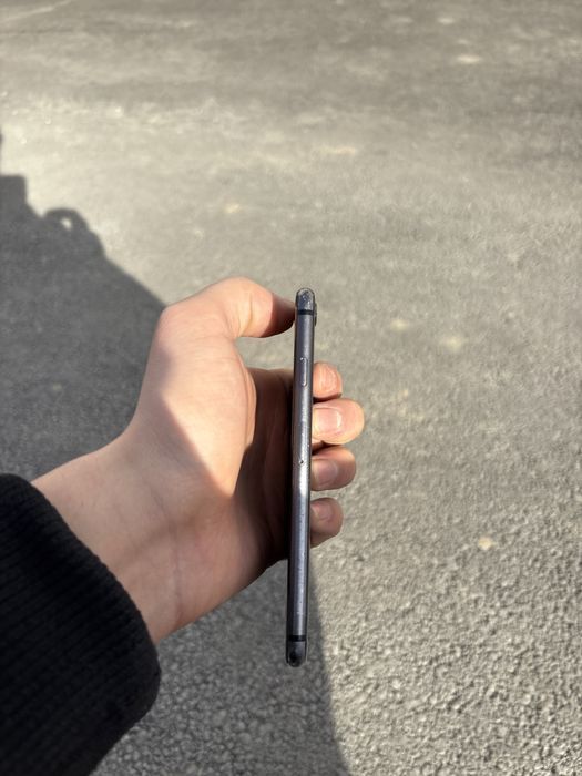 Продаю айфон 8 б/у