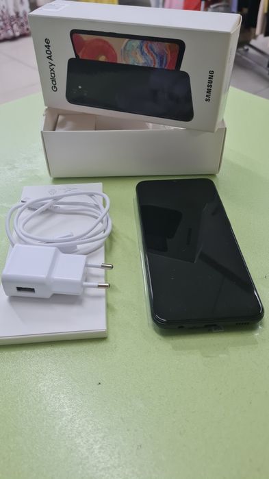 SAMSUNG GALAXY  A04e  новый.