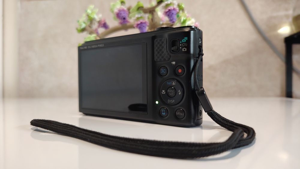 Дигитален фотоапарат Canon PowerShot SX610 HS (Wi-Fi) - Отлично състояние + Пълен комплект