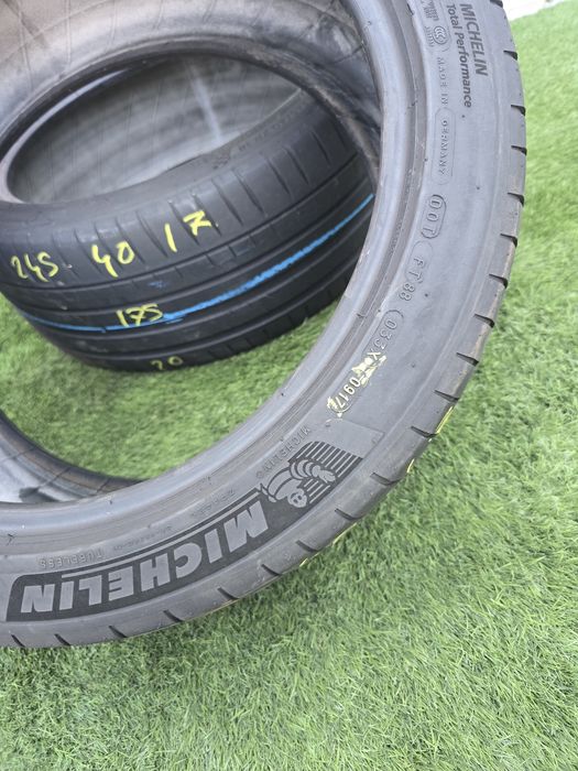 245 40 18 michelin