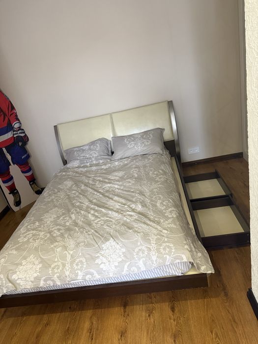 Кровать двухспальняя